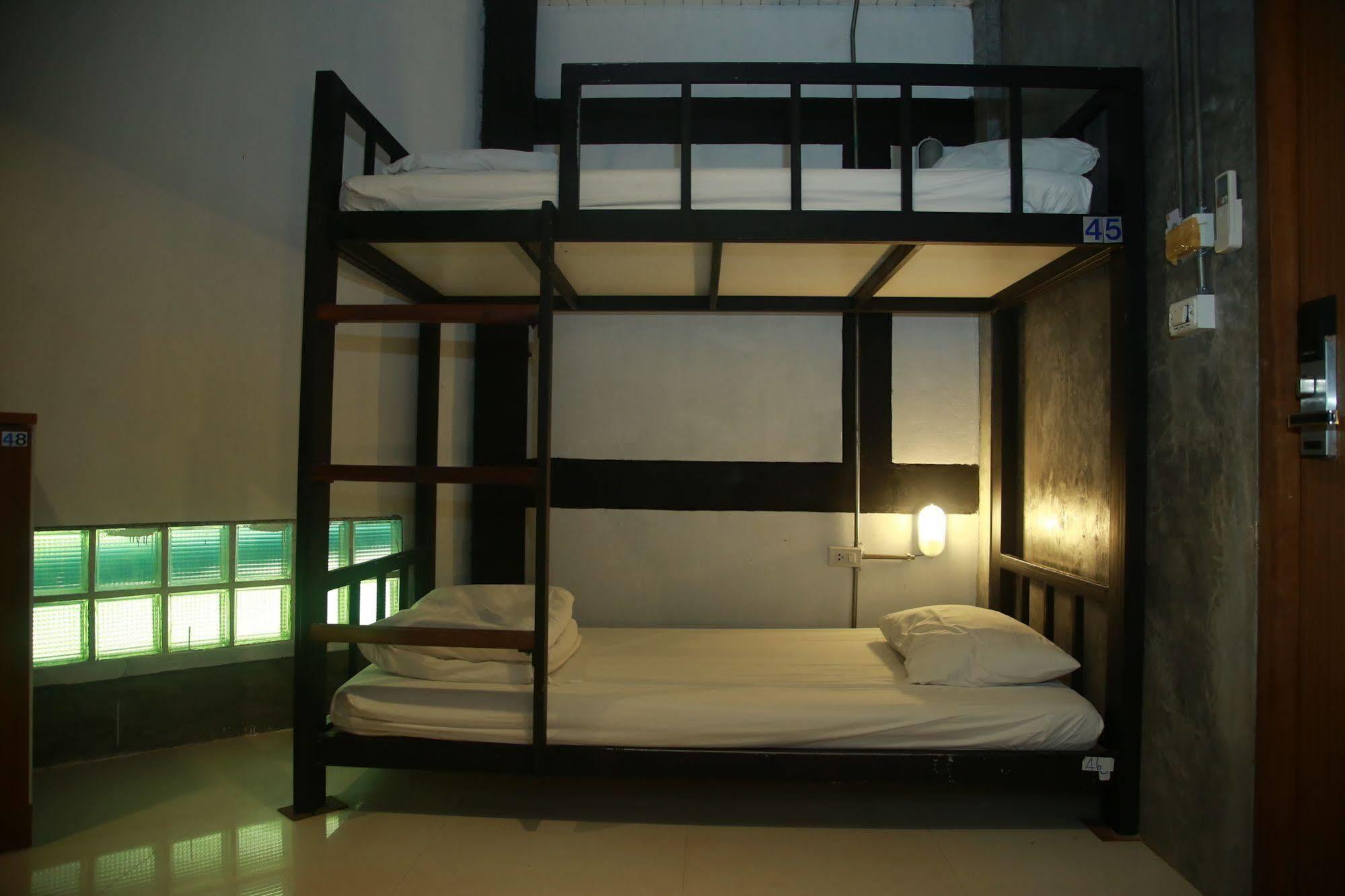 Oyo 585 Freedom Hostel @ Phi Phi Kültér fotó