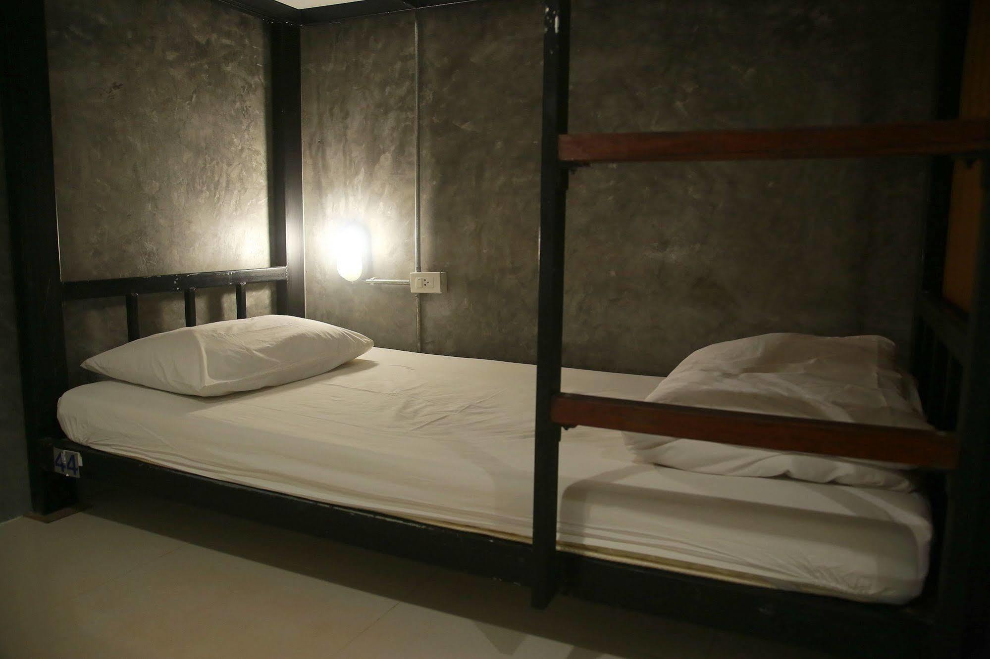 Oyo 585 Freedom Hostel @ Phi Phi Kültér fotó