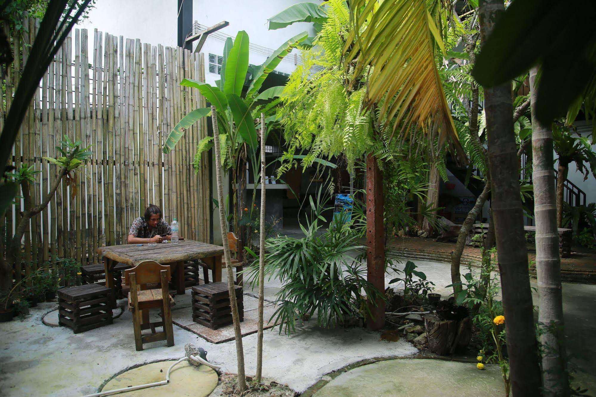 Oyo 585 Freedom Hostel @ Phi Phi Kültér fotó